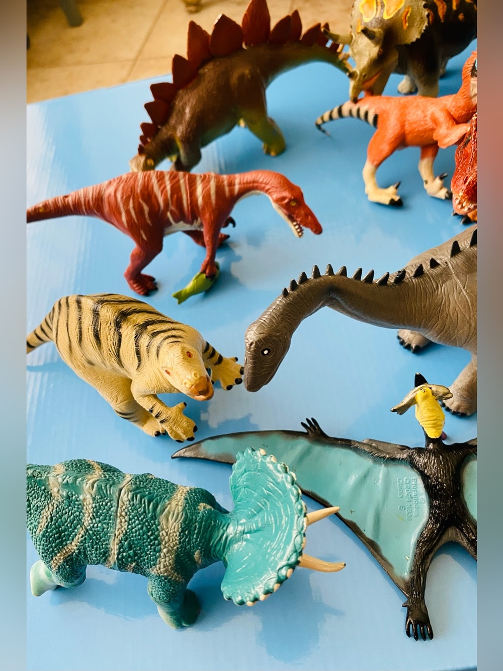 DINOSAURS SET of 9 + extra Dinos & snakes! - Picture 2 of 9
